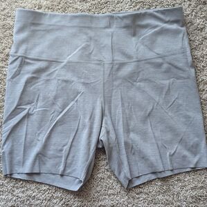 Nike Yoga Gray Athletic Bike Shorts Moisture-Wicking